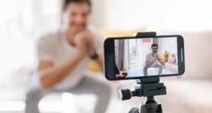 Edita vídeos professionals amb el mòbil