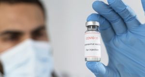 Recomanacions contra la desinformació sobre les vacunes de la COVID-19